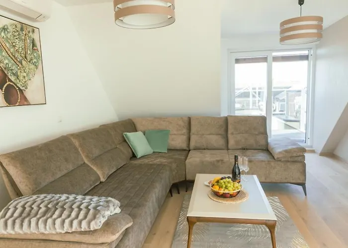 New Design Penthouse And דירה *