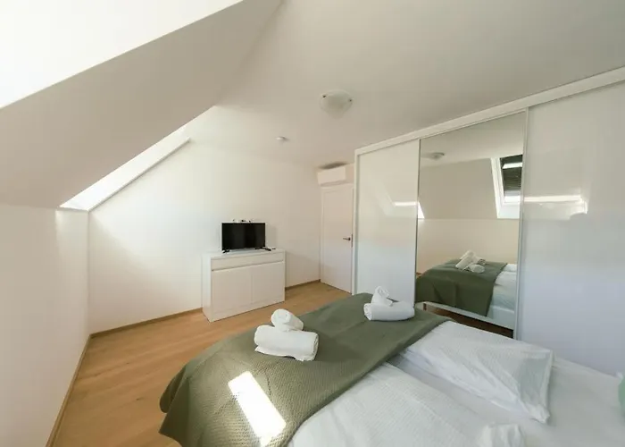 New Design Penthouse And דירה וינה